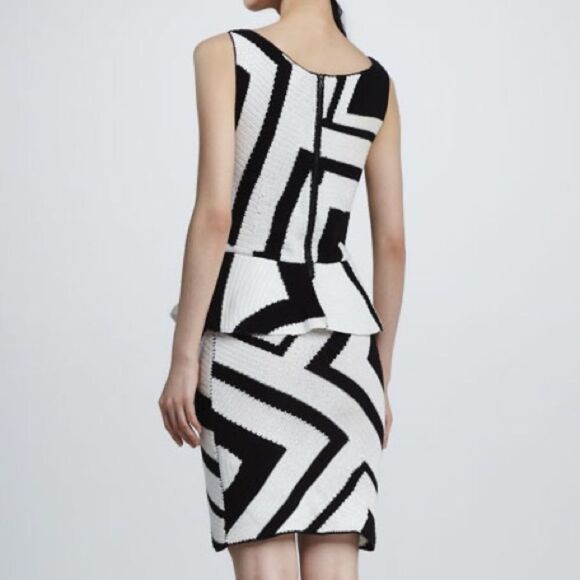 Alice + Olivia Monaco Crochet Pleated Peplum Dress Black and White Size XS NWT - Picture 4 of 13